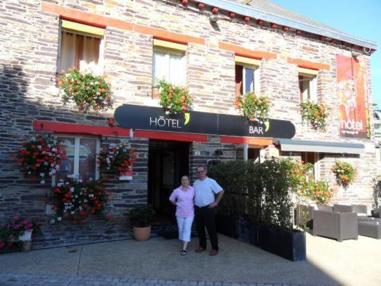 Hotel O2B Aux Berges De Broceliande Beignon Exteriör bild